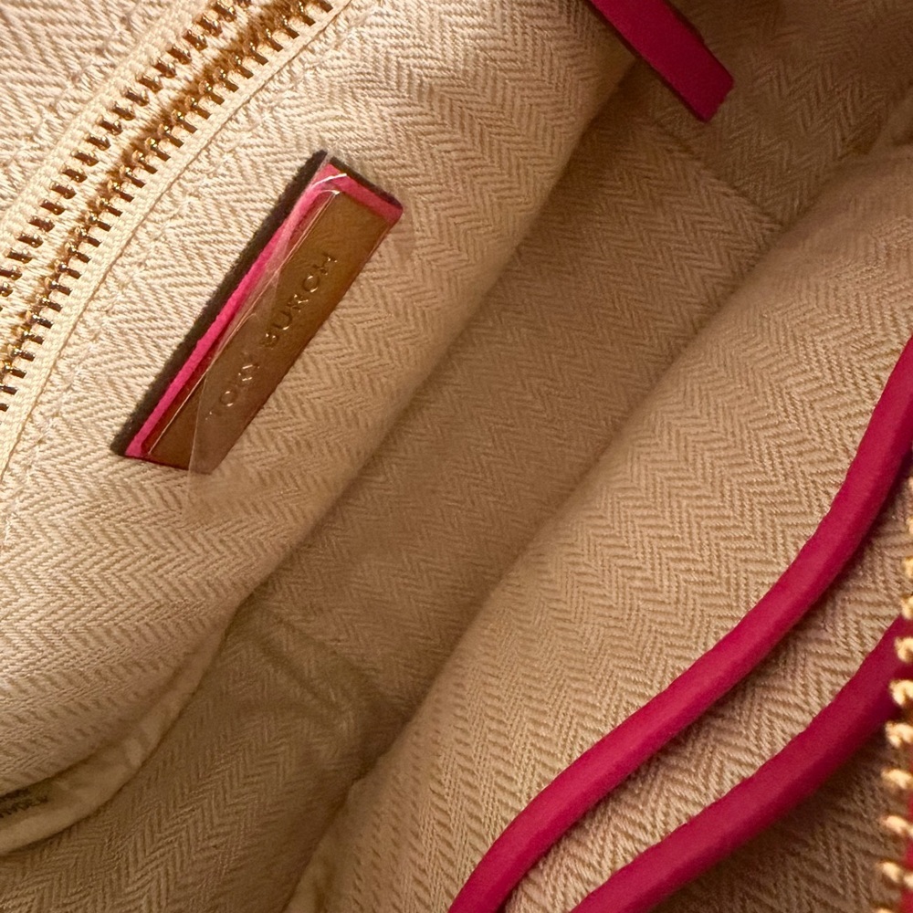 Tory Burch Kira Chevron camera crossbody bag - Picture 5 of 9
